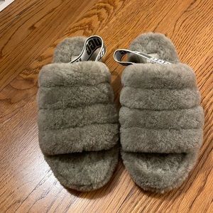 New, never worn Ugg sling back slippers in olive green